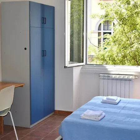 4 Near Mambo - Parking - Train Station Bologne